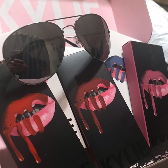 Silver mirrored sunglasses easter only sale! - Picture 2 of 6